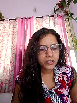 Snapshot of thanusi_2 chatting on 28, 9, 2025 thanusi 2 online show from 28, 9, 2025