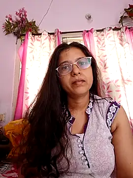 Snapshot of thanusi_2 chatting on 2, 10, 2025 thanusi 2 online show from 2, 10, 2025