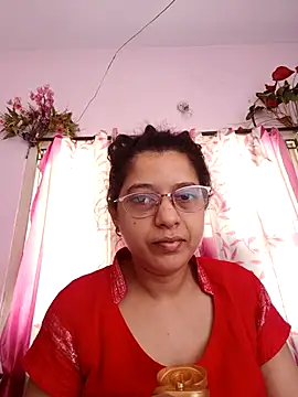 Snapshot of thanusi_2 chatting on 12, 10, 2025 thanusi 2 online show from 12, 10, 2025