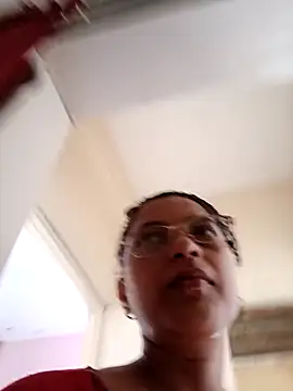 Snapshot of thanusi_2 chatting on 31, 10, 2025 thanusi 2 online show from 31, 10, 2025