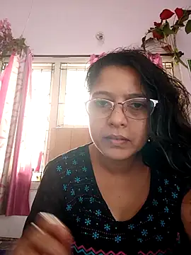 Snapshot of thanusi_2 chatting on 6, 11, 2025 thanusi 2 online show from 6, 11, 2025