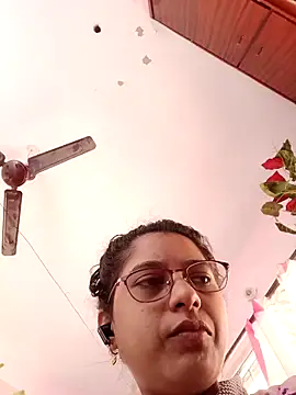 Snapshot of thanusi_2 chatting on 10, 11, 2025 thanusi 2 online show from 10, 11, 2025