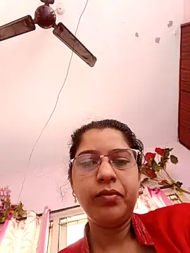 Snapshot of thanusi_2 chatting on 13, 11, 2025 thanusi 2 online show from 13, 11, 2025