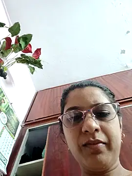 Snapshot of thanusi_2 chatting on 14, 11, 2025 thanusi 2 online show from 14, 11, 2025