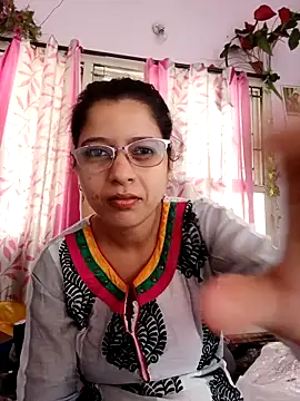 Snapshot of thanusi_2 chatting on 17, 11, 2025 thanusi 2 online show from 17, 11, 2025