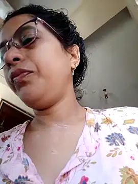 Snapshot of thanusi_2 chatting on 20, 11, 2025 thanusi 2 online show from 20, 11, 2025