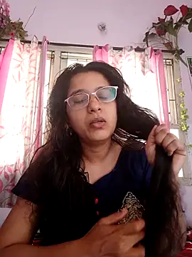 Snapshot of thanusi_2 chatting on 23, 11, 2025 thanusi 2 online show from 23, 11, 2025