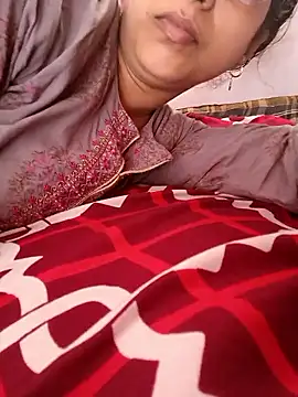 Snapshot of thanusi_2 chatting on 28, 11, 2025 thanusi 2 online show from 28, 11, 2025