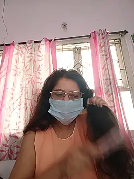 Snapshot of thanusi_2 chatting on 8, 6, 2026 thanusi 2 online show from 8, 6, 2026