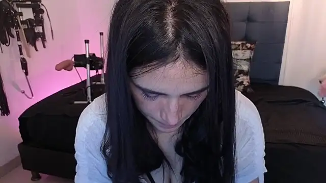 elowen halley1 online show from 16, 9, 2025