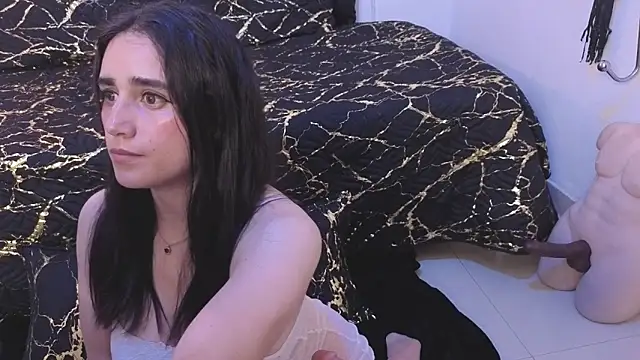 elowen halley1 online show from 20, 11, 2025