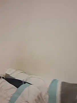 sarah garcia  online show from 13, 12, 2025