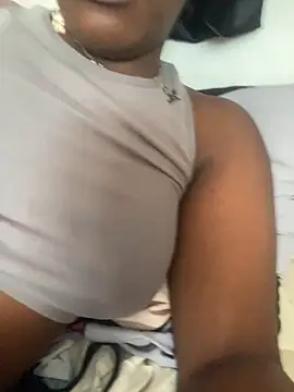 Snapshot of bybey18 chatting on 14, 10, 2025 bybey18 online show from 14, 10, 2025