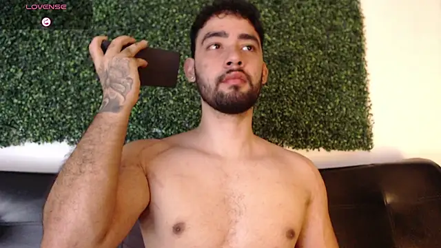 Snapshot of sam_ford_2 chatting on 8, 5, 2026 sam ford 2 online show from 8, 5, 2026