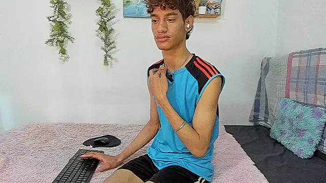 Snapshot of Peterfrost19 chatting on 9, 11, 2025 Peterfrost19 online show from 9, 11, 2025