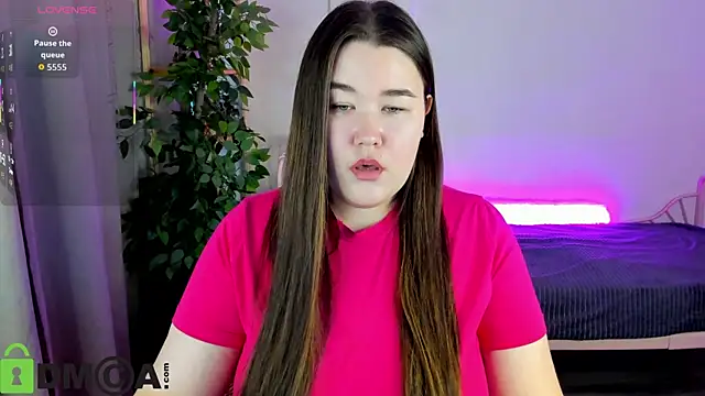 Tara Torres online show from 2, 12, 2025