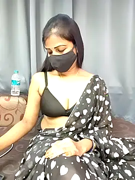 Misss-julli online show from 4, 10, 2025