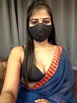 Misss-julli online show from 17, 12, 2025