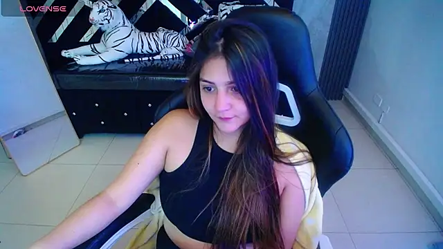 Snapshot of emily_cooper_t chatting on 10, 9, 2025 emily cooper t online show from 10, 9, 2025