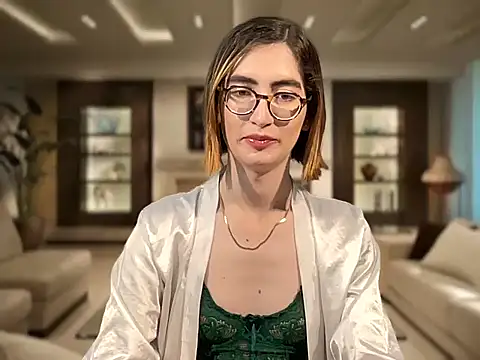 Snapshot of rousseblossom chatting on 4, 11, 2025 rousseblossom online show from 4, 11, 2025