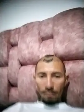 Danielcora online show from 10, 5, 2026