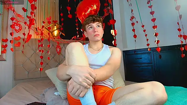 Snapshot of TaylerWhite chatting on 15, 9, 2025 TaylerWhite online show from 15, 9, 2025