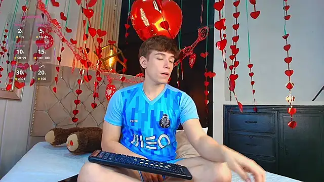 Snapshot of TaylerWhite chatting on 22, 9, 2025 TaylerWhite online show from 22, 9, 2025