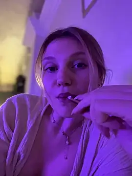 Emaline Fane online show from 22, 12, 2025