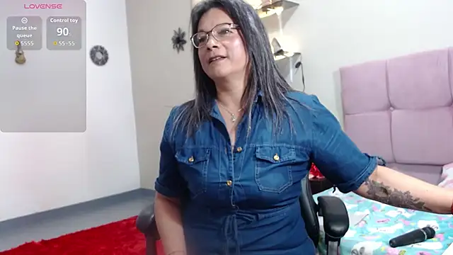 Snapshot of SolVegaNaciente chatting on 13, 9, 2025 SolVegaNaciente online show from 13, 9, 2025