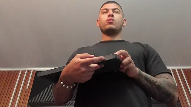 Snapshot of marco_garciia_ chatting on 24, 10, 2025 marco garciia online show from 24, 10, 2025