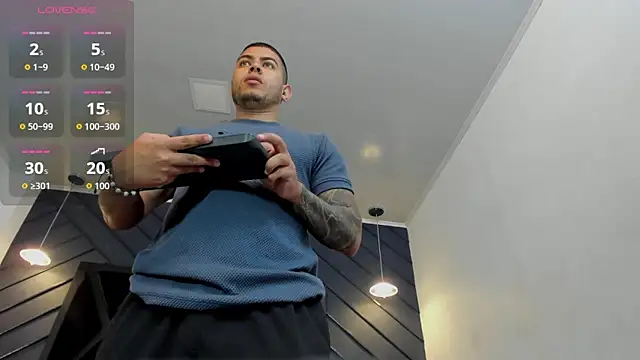 Snapshot of marco_garciia_ chatting on 29, 10, 2025 marco garciia online show from 29, 10, 2025