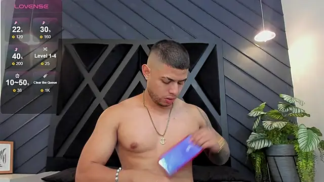 Snapshot of marco_garciia_ chatting on 30, 10, 2025 marco garciia online show from 30, 10, 2025