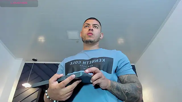 Snapshot of marco_garciia_ chatting on 31, 10, 2025 marco garciia online show from 31, 10, 2025