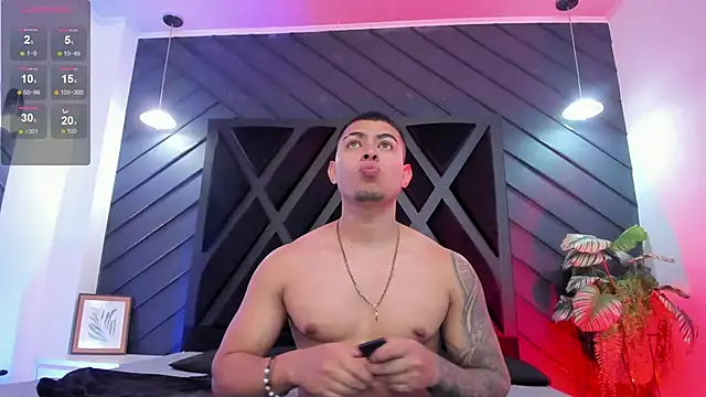 Snapshot of marco_garciia_ chatting on 18, 11, 2025 marco garciia online show from 18, 11, 2025