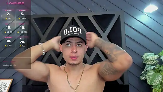 Snapshot of marco_garciia_ chatting on 26, 11, 2025 marco garciia online show from 26, 11, 2025