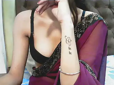 Snapshot of elize__ chatting on 23, 9, 2025 elize   online show from 23, 9, 2025