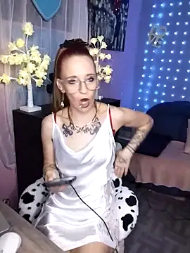 Purple2StayThnxx online show from 2, 2, 2026