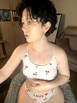 Snapshot of RinaShy chatting on 17, 11, 2025 RinaShy online show from 17, 11, 2025