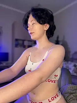 Snapshot of RinaShy chatting on 15, 12, 2025 RinaShy online show from 15, 12, 2025