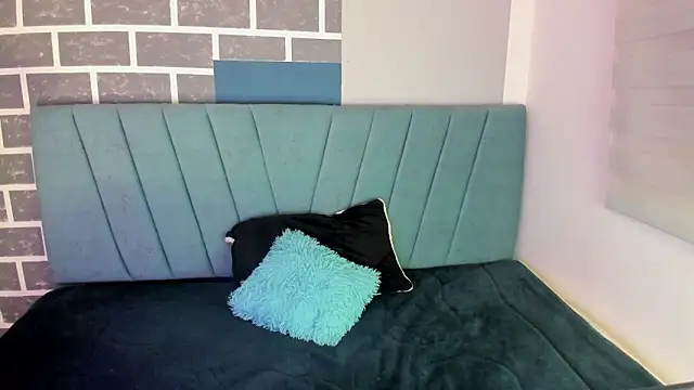 Snapshot of little_annee chatting on 14, 9, 2025 little annee online show from 14, 9, 2025