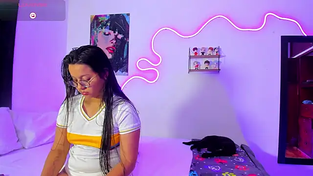 Dilan and Mia online show from 19, 11, 2025