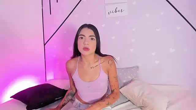 MiahCornell  online show from 12, 3, 2026