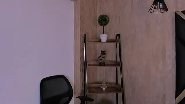 Snapshot of MeganHoffmaan chatting on 28, 10, 2025 MeganHoffmaan online show from 28, 10, 2025