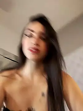 Snapshot of MeganHoffmaan chatting on 4, 11, 2025 MeganHoffmaan online show from 4, 11, 2025