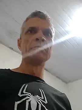 Snapshot of BrenoAvelar chatting on 9, 5, 2026 BrenoAvelar online show from 9, 5, 2026