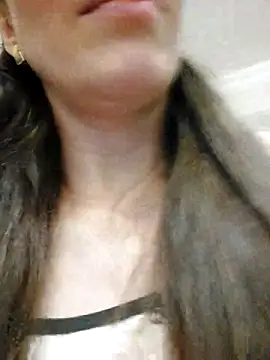 HellaryTourent online show from 18, 2, 2026