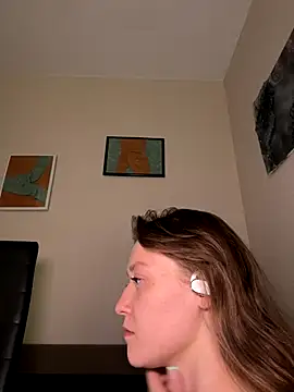 Bambi-Live online show from 9, 9, 2025