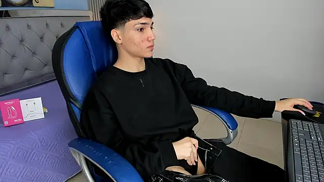 SamBlack  online show from 15, 4, 2026