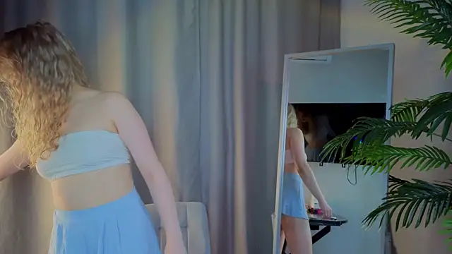 Snapshot of emilyshepar_d chatting on 29, 10, 2025 emilyshepar d online show from 29, 10, 2025