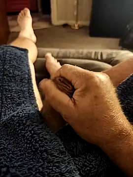 Snapshot of hubbyfun19 chatting on 28, 9, 2025 hubbyfun19 online show from 28, 9, 2025